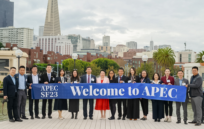 APEC 2023��ӭ��